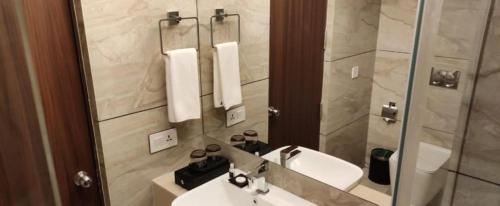 Fezinn Hotel - Best Wayanad Hotel in 2024にあるバスルーム