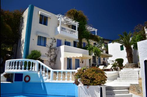 Standard big room apartment in blue Aegean with shared pool, kitchen and Ac