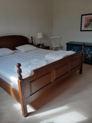 Кровать или кровати в номере Villa mitt i Ullared - 400m till Gekås