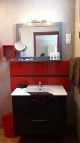 Ein Badezimmer in der Unterkunft Atlantic Hôtel