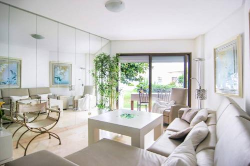 OleHolidays Marbella del Mar Primera linea playa