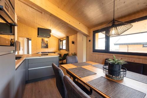 Kuchyňa alebo kuchynka v ubytovaní Kreischberg Suites by ALPS RESORTS
