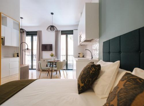 Chiqui and Vicente Suite Apartments