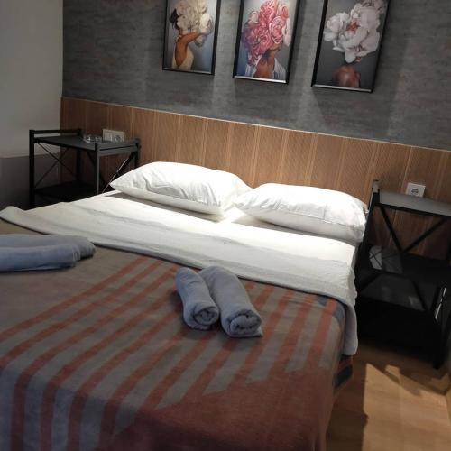 Кровать или кровати в номере Akdeniz apart hotel