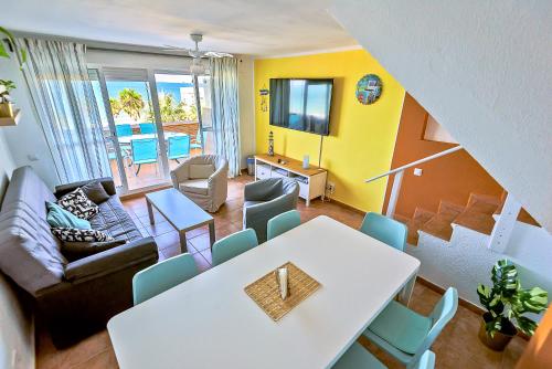 Ocean Sunset Beachfront House with Terrace, El Puerto de ...