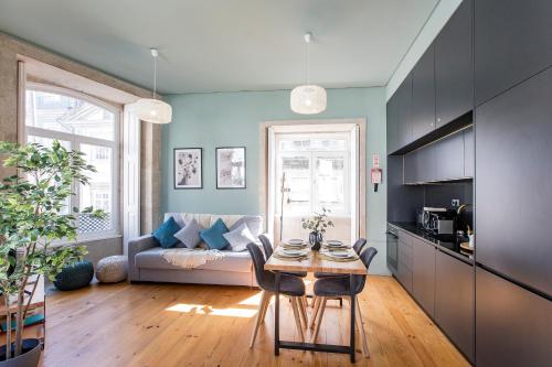 Mouzinho 1BR w AC in City Center by LovelyStay