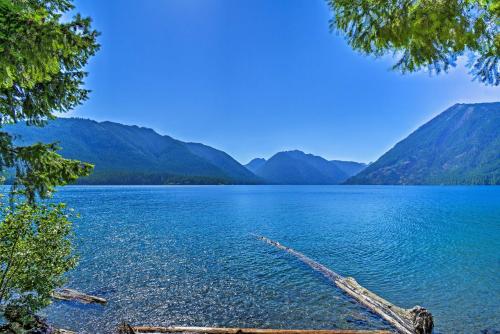 Gallery image of Quaint Lake Cushman Cottage with Private Access! in Hoodsport