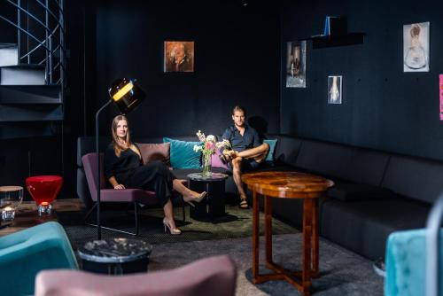 Ein Sitzbereich in der Unterkunft Telegraph Loft