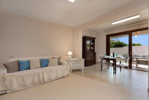 Imagen de la galería de relaxing holiday in Sardinia - Matafaluga apartment, en Capitana