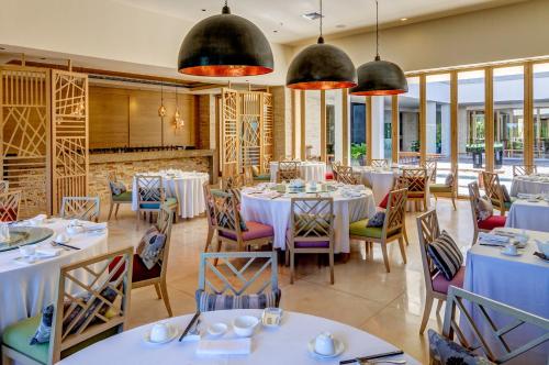 Restaurace v ubytování AYANA Resort Bali