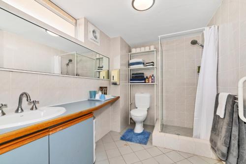 Bilik mandi di Mandurah Holiday Apartments