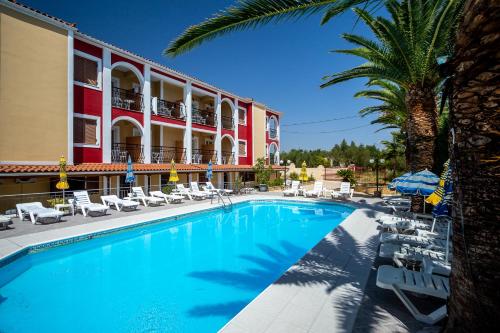 The swimming pool at or close to Rose Club Apartments