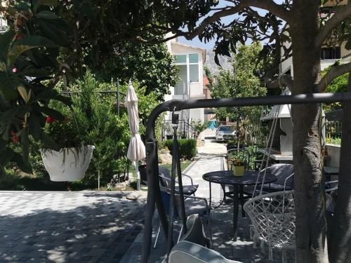 Κήπος έξω από το Apartment D & N