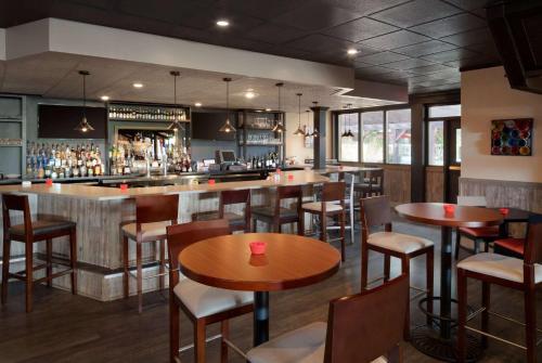 Ramada by Wyndham Uniontown – Photos 3