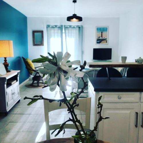 Photo de la galerie de l'établissement Domaine des Pins, à Cast