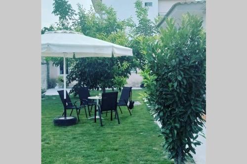 Το άλλο σπίτι...にある庭