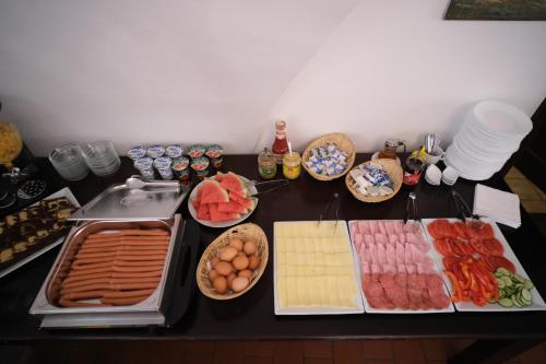 Φαγητό σε αυτός ο ξενώνας ή κάπου εκεί κοντά