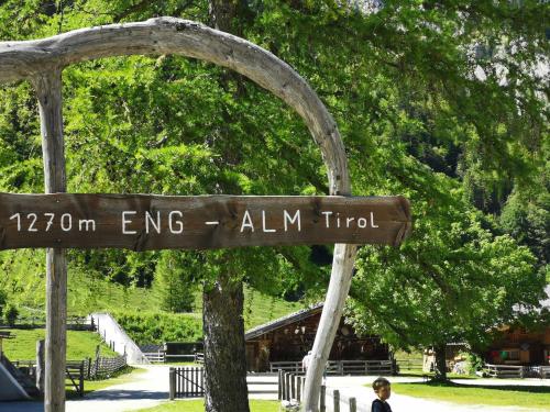 a sign for an entrance to a park at Landhaus Am Arzbach in Bad Tölz