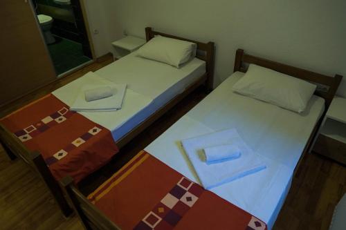 Ein Bett oder Betten in einem Zimmer der Unterkunft Villa Una Dvoslap