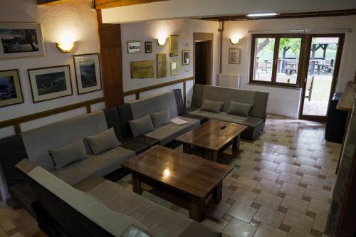 Ein Sitzbereich in der Unterkunft Villa Una Dvoslap