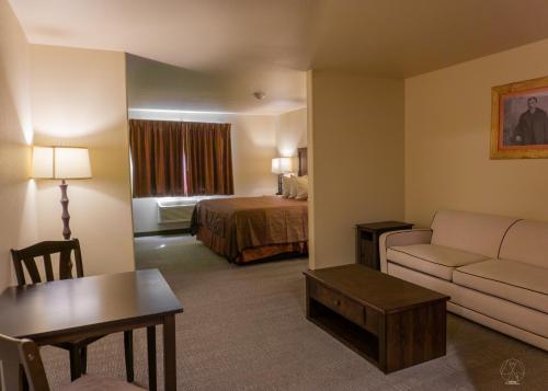 Ένα ή περισσότερα κρεβάτια σε δωμάτιο στο Newcastle Lodge & Convention Center