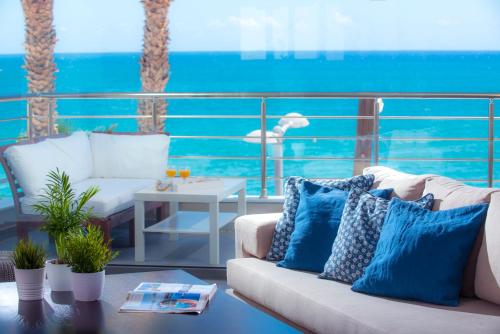 Coast Suite-Luxury Central Beach House