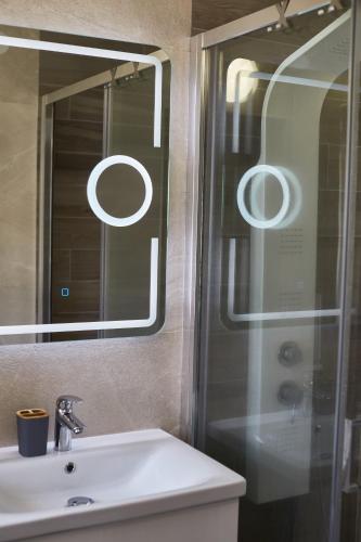 Apartments Vila DKにあるバスルーム