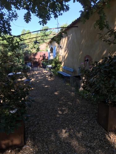 Κήπος έξω από το Le Bois De La Cour