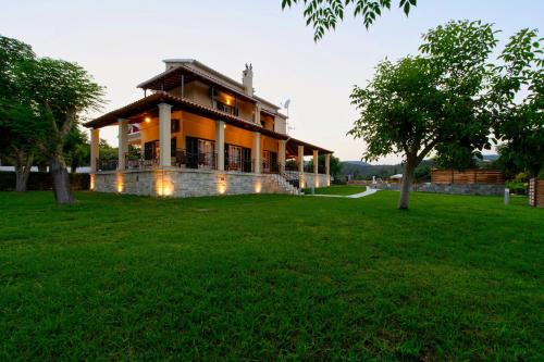 Grand Villa Roubana