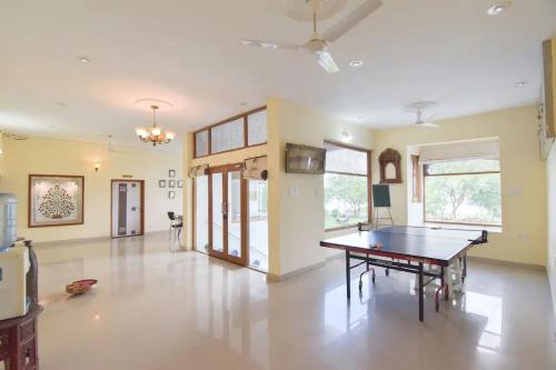 Stolní tenis v ubytování Devendragarh Palace - Luxury Paying Guest House nebo okolí