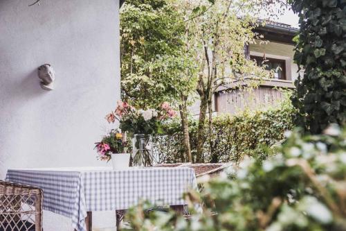 Κήπος έξω από το Ferienwohnung Tausendfreund am Chiemsee