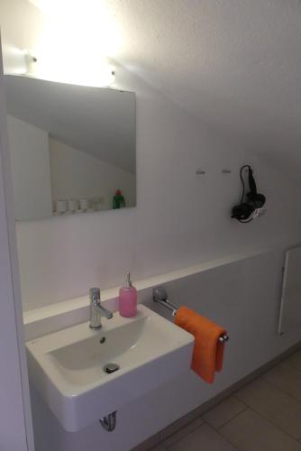 Ferienwohnungen Haus Kunterbunt tesisinde bir banyo