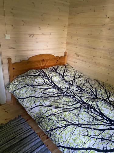 Voodi või voodid majutusasutuse Private Hiiumaa Cottage plus Sauna and new indoor bathroom toas