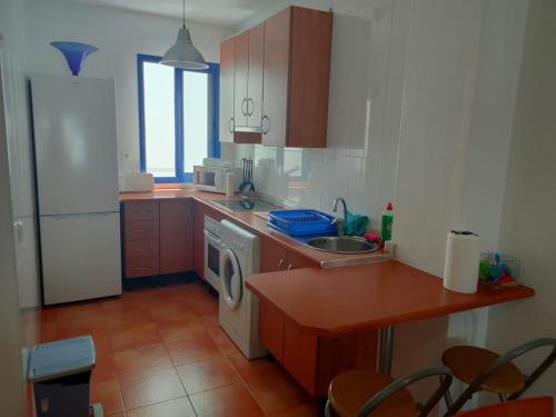 Кухня или мини-кухня в Apartamento en pleno Parque Natural Cabo de Gata, Isleta del Moro
