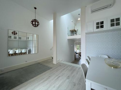 Fotografie z fotogalerie ubytování Beautiful Penthouse Apartment With Terrace - 4 Minute Walk to the Beach v destinaci Troia