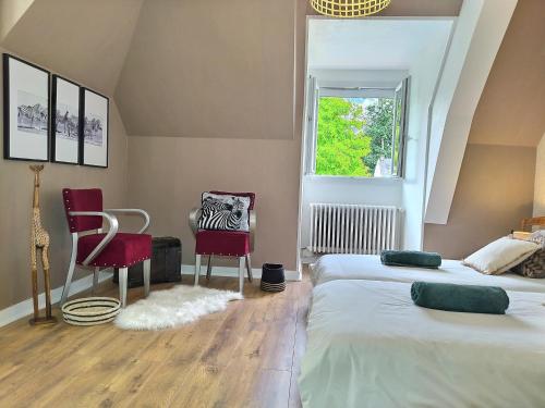 Katil atau katil-katil dalam bilik di Chambre d'hôtes de Verdigné Piscine chauffée Parking Wifi