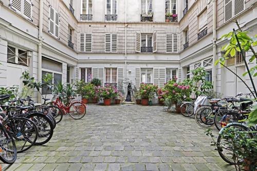Pick A Flat's Apartment in Marais/Oberkampf - bvd du Temple
