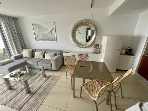 Kuchyňa alebo kuchynka v ubytovaní HOLIDAY HOME Wechta Baltic 608 z widokiem na morze