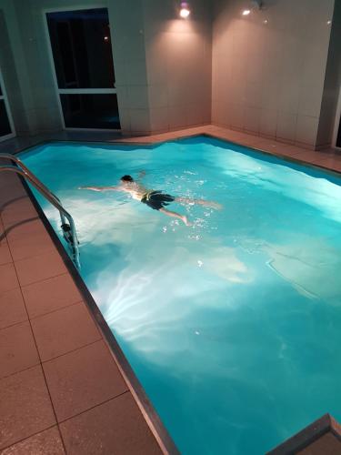 The swimming pool at or close to Apartament z basenem do 8 miejsc noclegowych