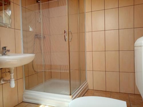 Kúpeľňa v ubytovaní Jázmin-Szieszta Apartmanház Balatonfüred