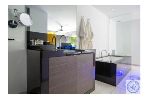 Una cocina o zona de cocina en Panorama Samui Residences