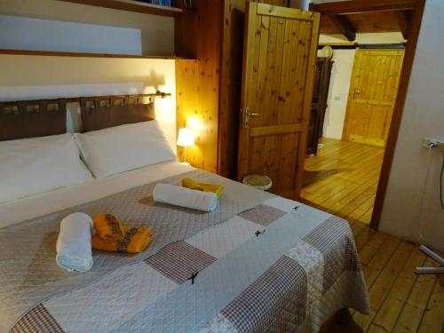 Cama o camas de una habitación en 3 bedrooms house with private pool and enclosed garden at Ossi