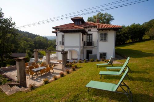 Gallery image of Villa Victoria in Vallobal