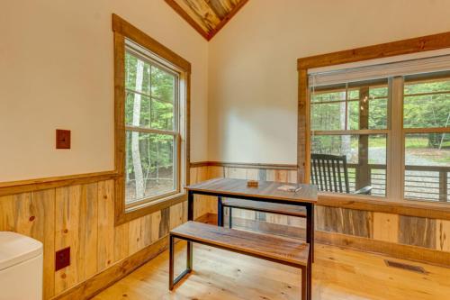 Gambar di galeri bagi Golden Hour di Morganton