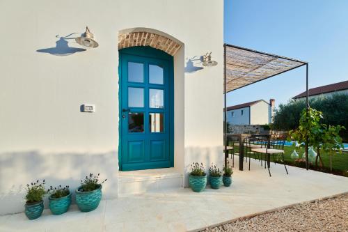 VILLA MEDITERANEA