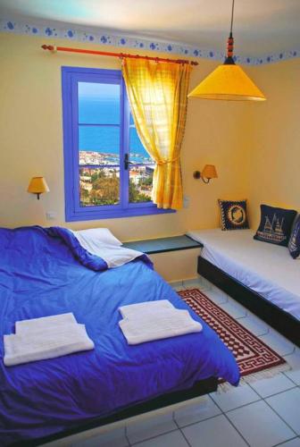 Very Spacious and Well Equipped Room near the Sea