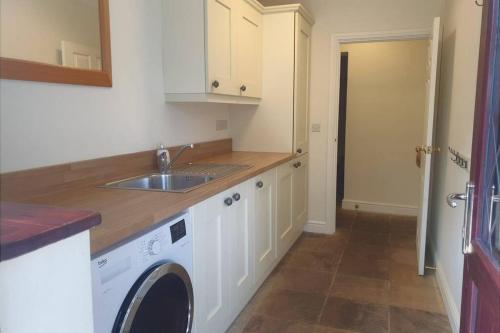 Gallery image of Ashwood Holiday Cottage. in Ashford