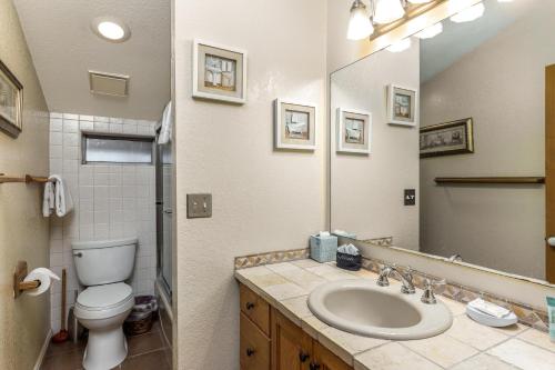 Et badeværelse på 14th Street Townhouses #2