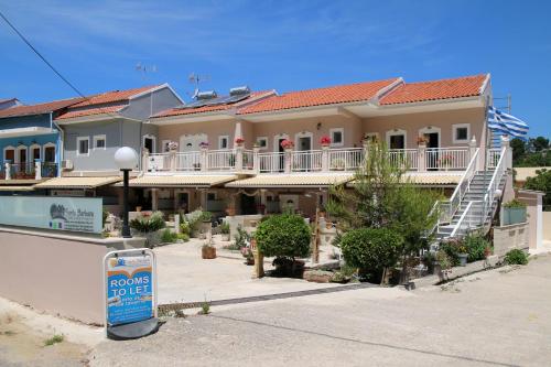 Santa Barbara Lakis Apartments (Görögország Perivóli) - Booking.com