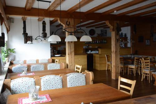 Zona de lounge sau bar la Alpenblick